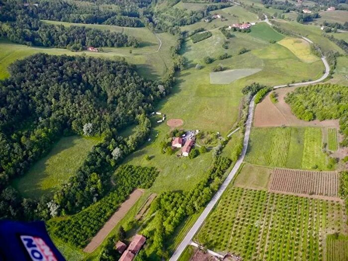 Casa con 8 locali in vendita in Mondovi