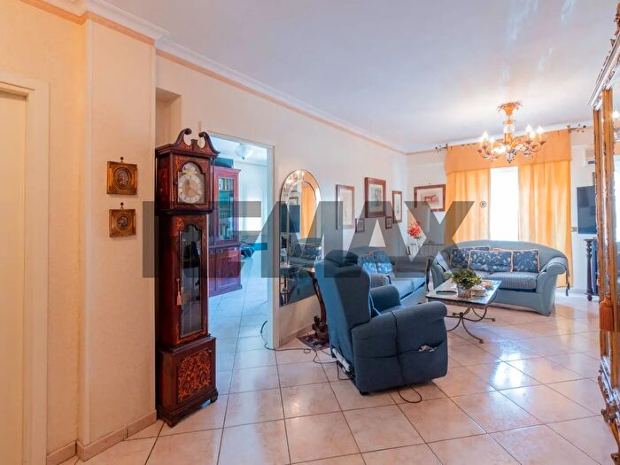 Appartamento trilocale in vendita in Via Parrini a, Palermo