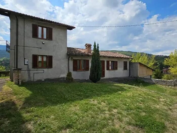 Casa con 5 locali in vendita in Frazione Casa Villa, Romagnese