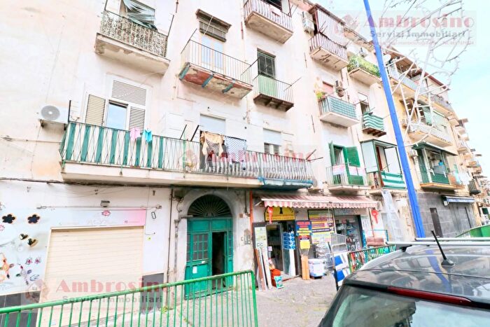Appartamento bilocale in vendita in Via del Cassano, Napoli