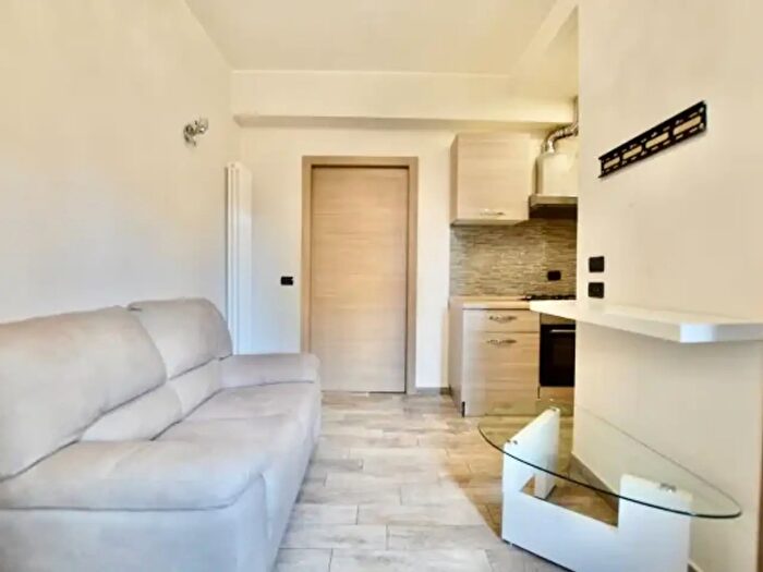 Appartamento bilocale in vendita in Via Oristano, Milano