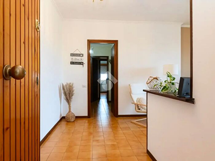 Appartamento trilocale in vendita in Viale Palmiro Togliatti, Roma