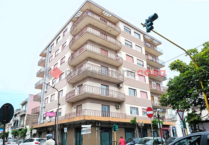 Appartamento quadrilocale in vendita in Via Operai, Barcellona Pozzo Di Gotto