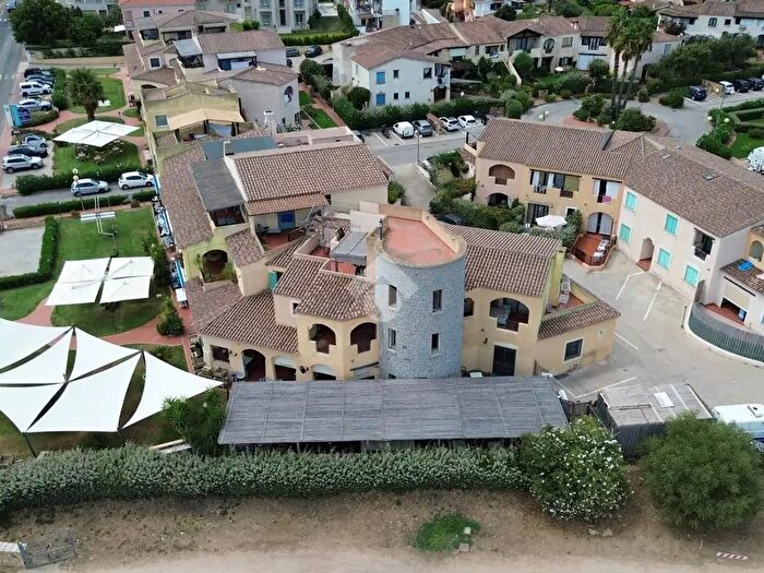 Appartamento trilocale in vendita in Viale Pietro Nenni, Loiri Porto San Paolo