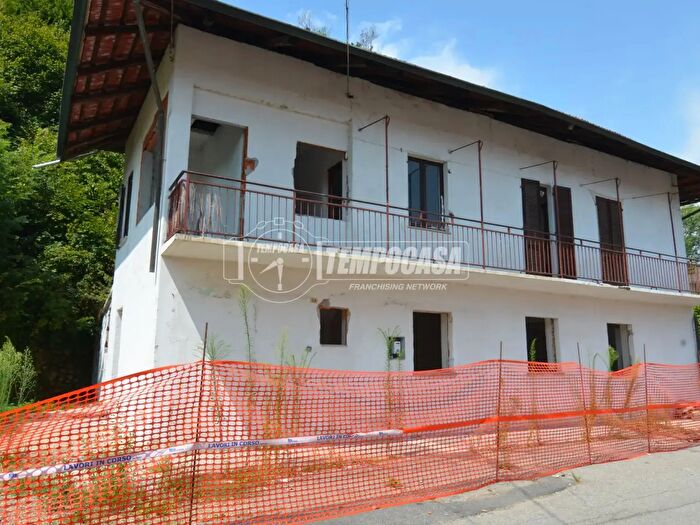 Casa con 5 locali in vendita in Via San Rocco, Front