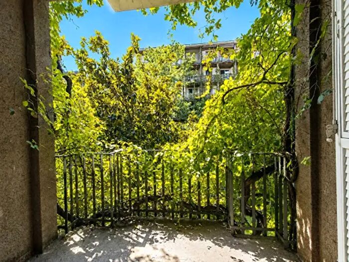 Appartamento quadrilocale in affitto in Via Francesco Cherubini, Milano