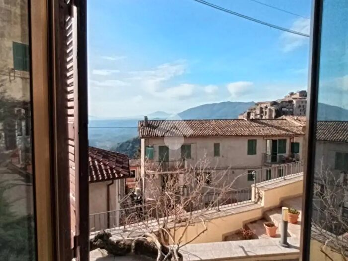 Appartamento quadrilocale in vendita in Via Costantino Tabolacci, Olevano Romano