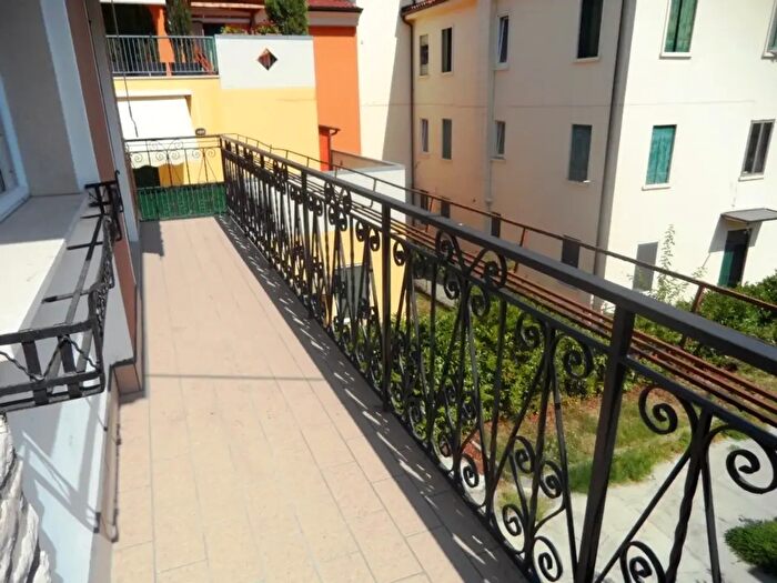 Appartamento quadrilocale in affitto in Legione Antonini, Vicenza