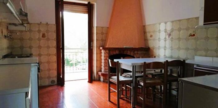 Appartamento quadrilocale in vendita in Via dei Gelsi, Penna In Teverina