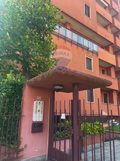 Appartamento bilocale in affitto in Viale Grigna, Monza