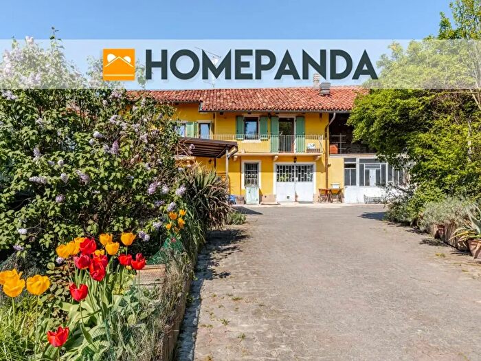 Casa con 6 locali in vendita in Via Roma, Cinzano