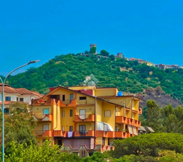 Appartamento con 8 locali in vendita in Via delle Ginestre, Casal Velino