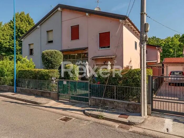 Casa con 5 locali in vendita in Villaggio Prealpino Via Settima, Brescia