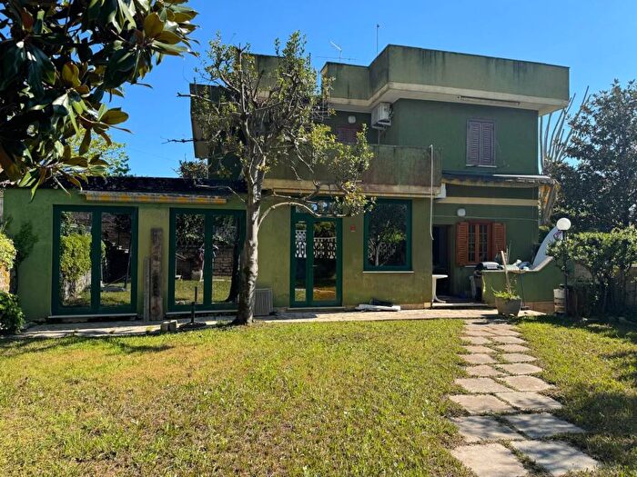 Casa quadrilocale in affitto in Via dei Pioppi, Villa Claudia, Anzio