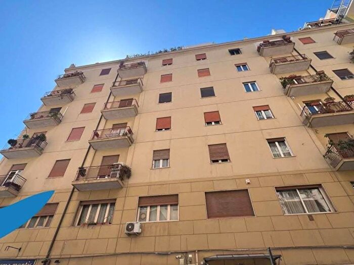 Appartamento con 5 locali in affitto in Via Saverio Scrofani, Libertà Villabianca, Palermo