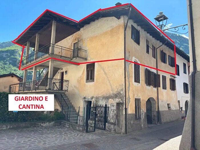 Appartamento con 6 locali in vendita in Via Cesare Battisti, Grigno
