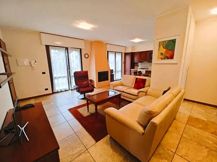 Appartamento trilocale in vendita in Via Roma, Centro Valle Intelvi