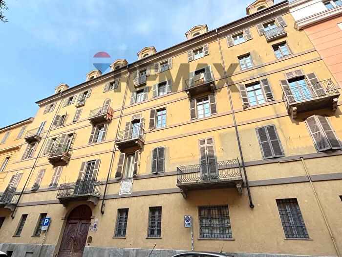 Appartamento trilocale in vendita in Via delle Rosine, Torino