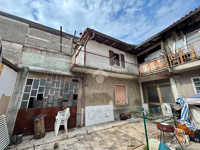 Casa trilocale in vendita in Via XXIV Maggio, Bottanuco