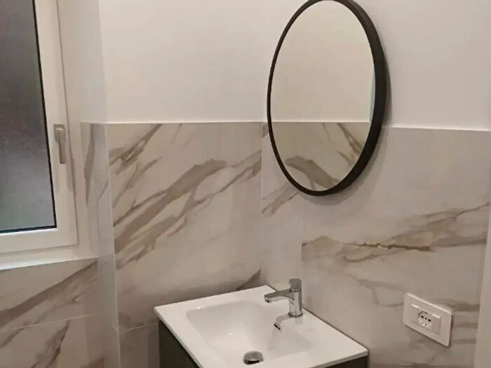 Appartamento bilocale in affitto in Via Palizzi, Napoli