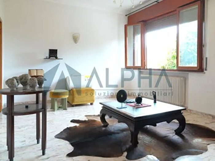 Casa con 6 locali in vendita in Via Pastrengo, Cesena