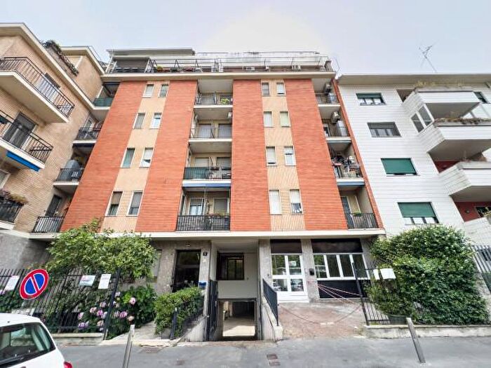 Appartamento monolocale in vendita in Via Emilio Olivari, Milano