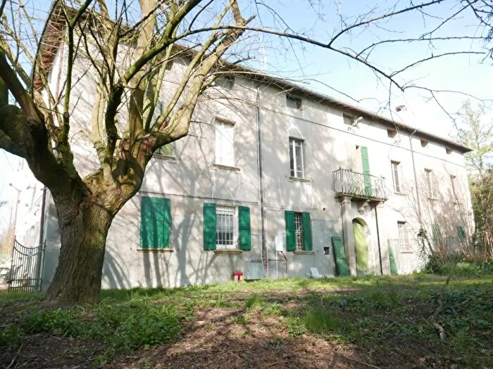 Casa con 8 locali in vendita in Via Lughese, Forli