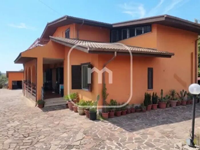 Casa con 6 locali in vendita in Via Colle Mainello, Zagarolo