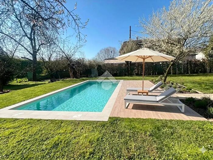 Appartamento con 5 locali in vendita in Torrile