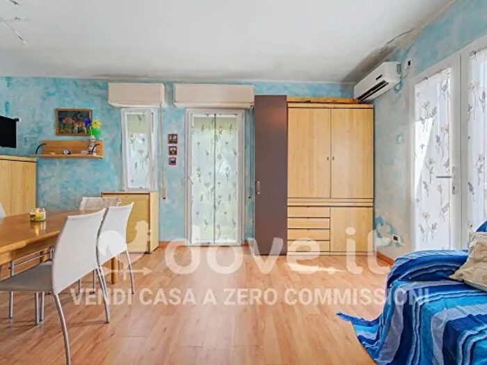 Appartamento trilocale in vendita in Via Alcide De Gasperi, Stintino