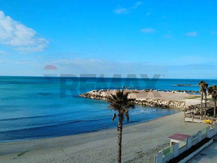 Appartamento quadrilocale in vendita in Via Claris, Castel Volturno