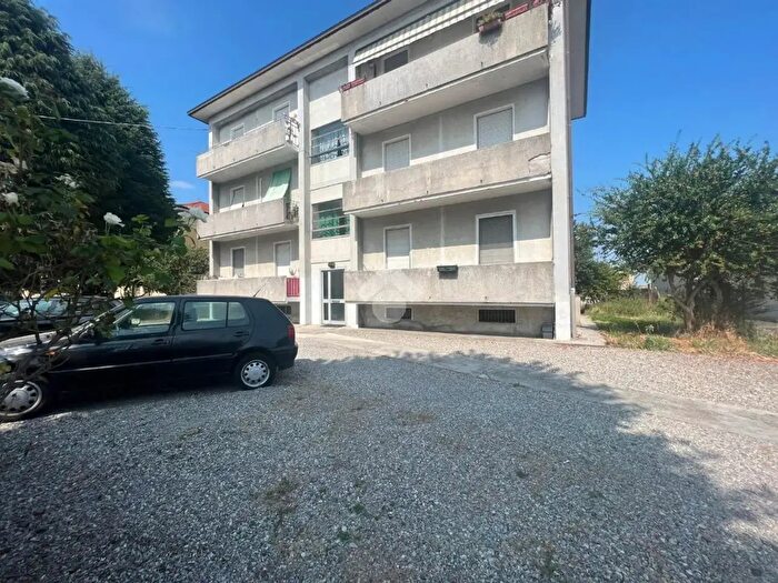 Appartamento trilocale in vendita in Via Ponticella, Vailate
