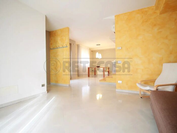 Casa con 8 locali in affitto in Via Venezia, Montebello Vicentino