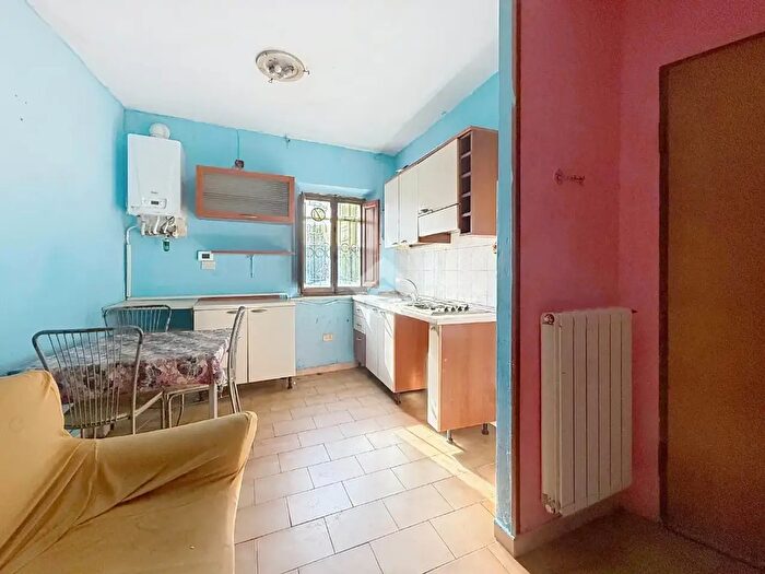 Appartamento trilocale in vendita in Via Garibaldi, Collesalvetti