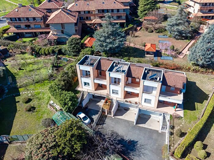 Casa con 6 locali in vendita in Via Cardinal Massaia, Rivoli