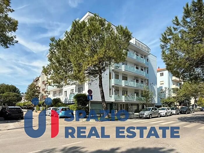 Appartamento con 5 locali in vendita in Viale John Fitzgerald Kennedy, Pescara