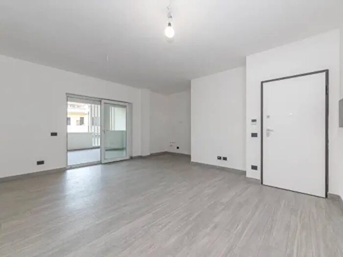 Appartamento trilocale in vendita in Via del Pergolato, Roma