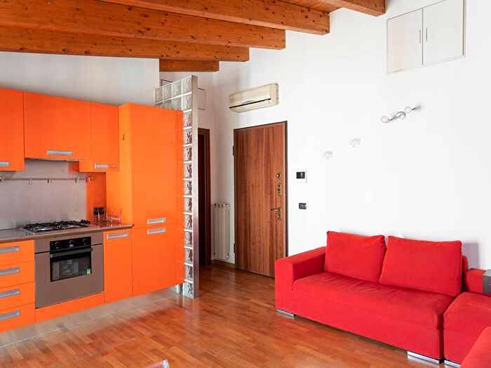 Appartamento bilocale in affitto in Via Paolo Lomazzo, Paolo Sarpi, Milano