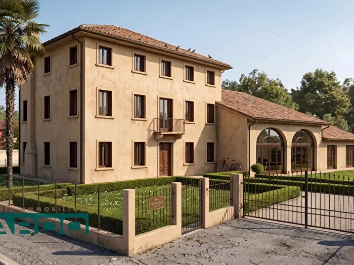 Casa con 6 locali in vendita in Riese Pio X