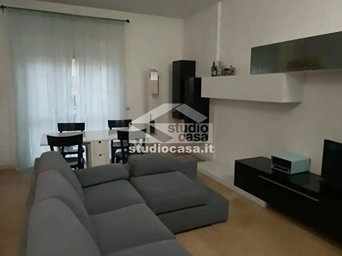 Appartamento trilocale in vendita in Via Crispi, Crema