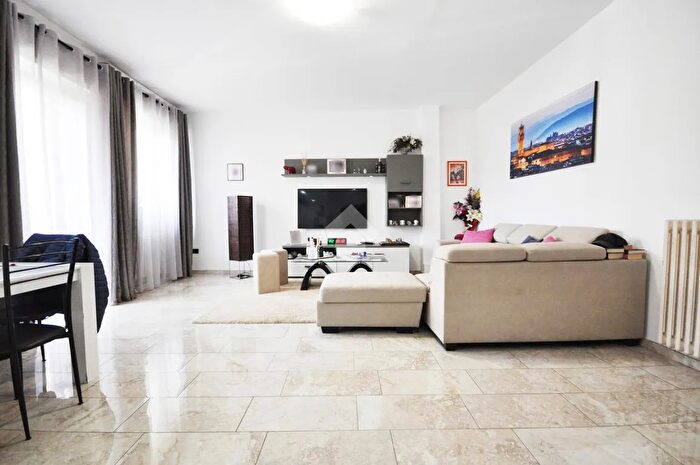 Appartamento trilocale in vendita in Via del Romito, Prato