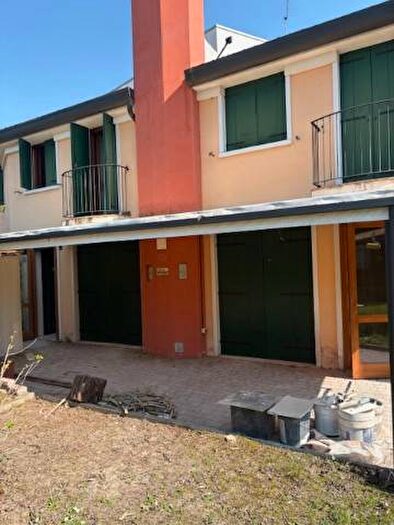 Casa con 6 locali in affitto in Via Somalia, San Giuseppe San Giovanni, Padova