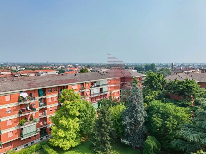 Appartamento quadrilocale in vendita in Via San Zeno, Brescia