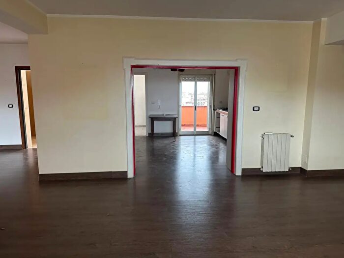 Appartamento con 6 locali in vendita in Via Bartolomeo Cannizzo, Siracusa