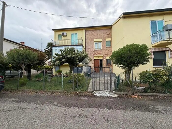Appartamento trilocale in vendita in Via dell'Alluvione, Fusignano