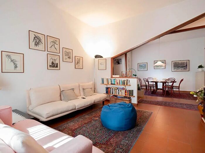 Casa con 10 locali in vendita in Castelfranco Di Sotto