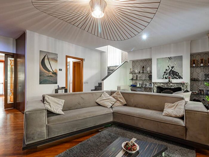 Casa con 6 locali in affitto in Milano Due, Segrate