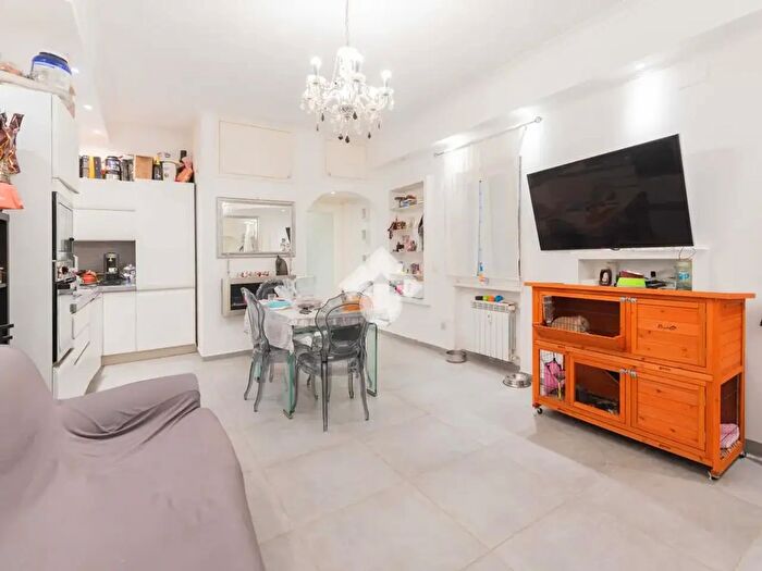 Appartamento bilocale in vendita in Via Pacuvio, Roma