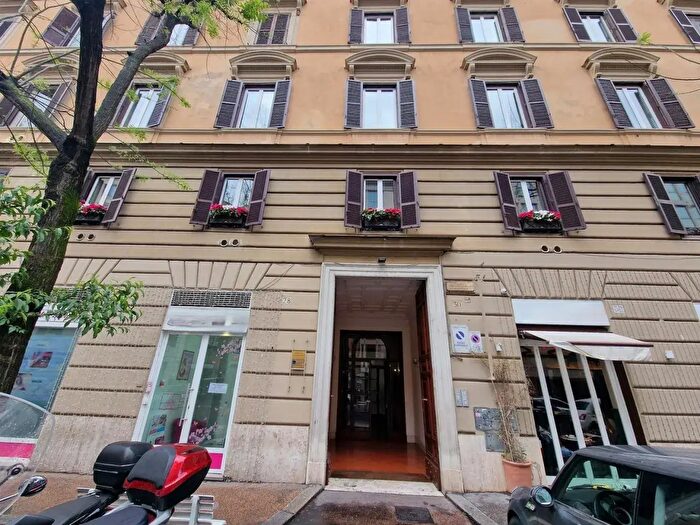 Appartamento con 6 locali in vendita in Via Federico Cesi Roma, Roma