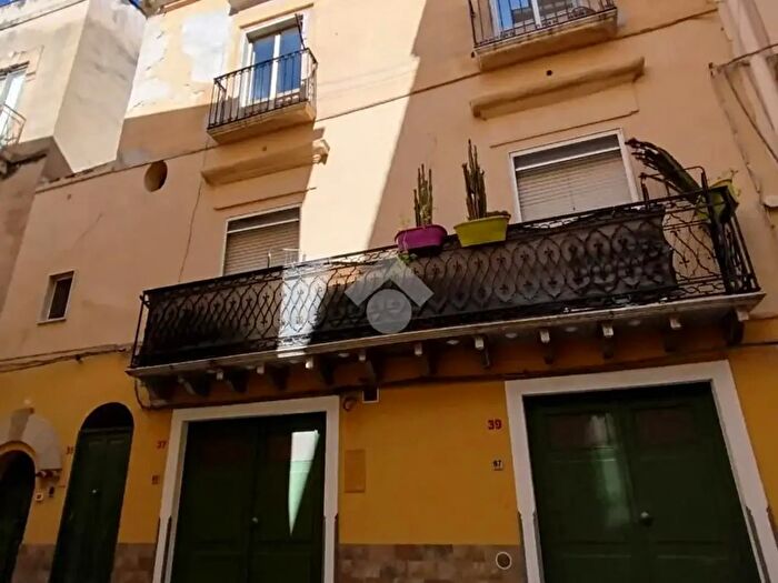 Appartamento trilocale in vendita in Via Orfani, Trapani